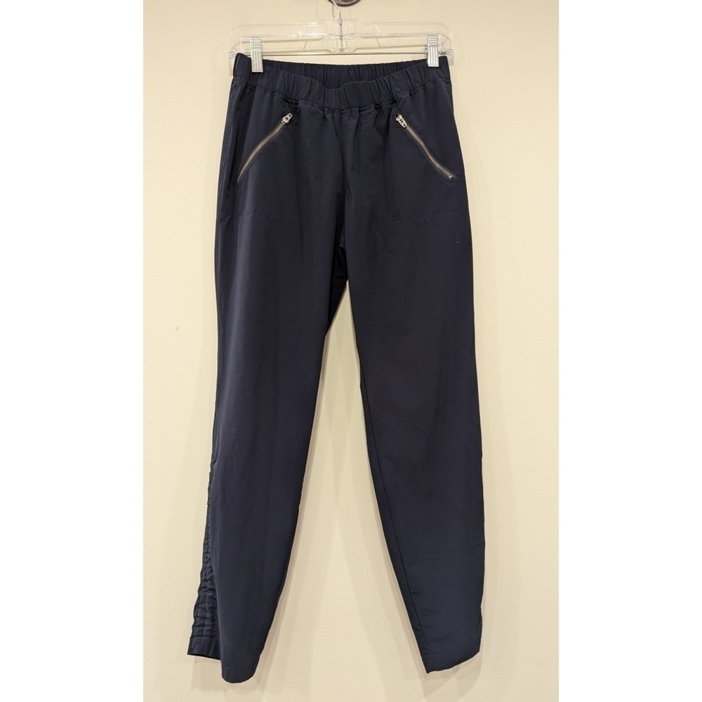 Athleta Inspire Ankle Pants in Navy Blue Size 6
